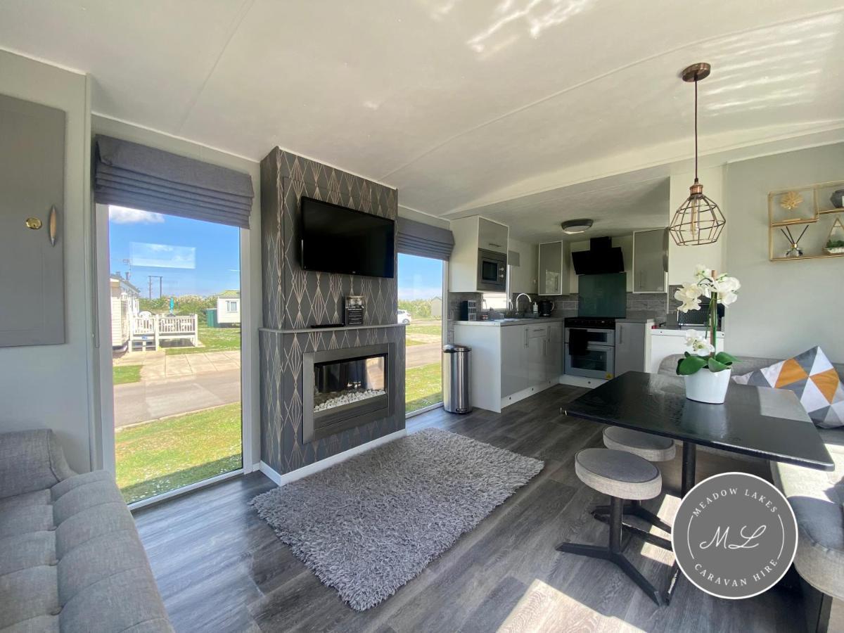 Meadow Lakes 22 - Golden Palm, Pet Friendly, Wifi, Bed Linen - Meadow Lakes Caravan & Lodge Hire Skegness Exterior photo